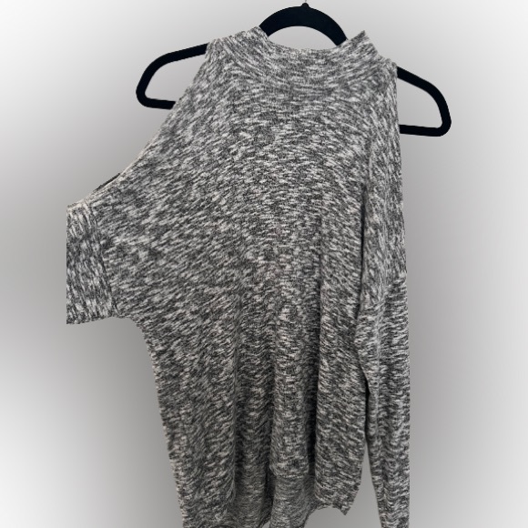 Grey open shoulder turtleneck top - Picture 2 of 4